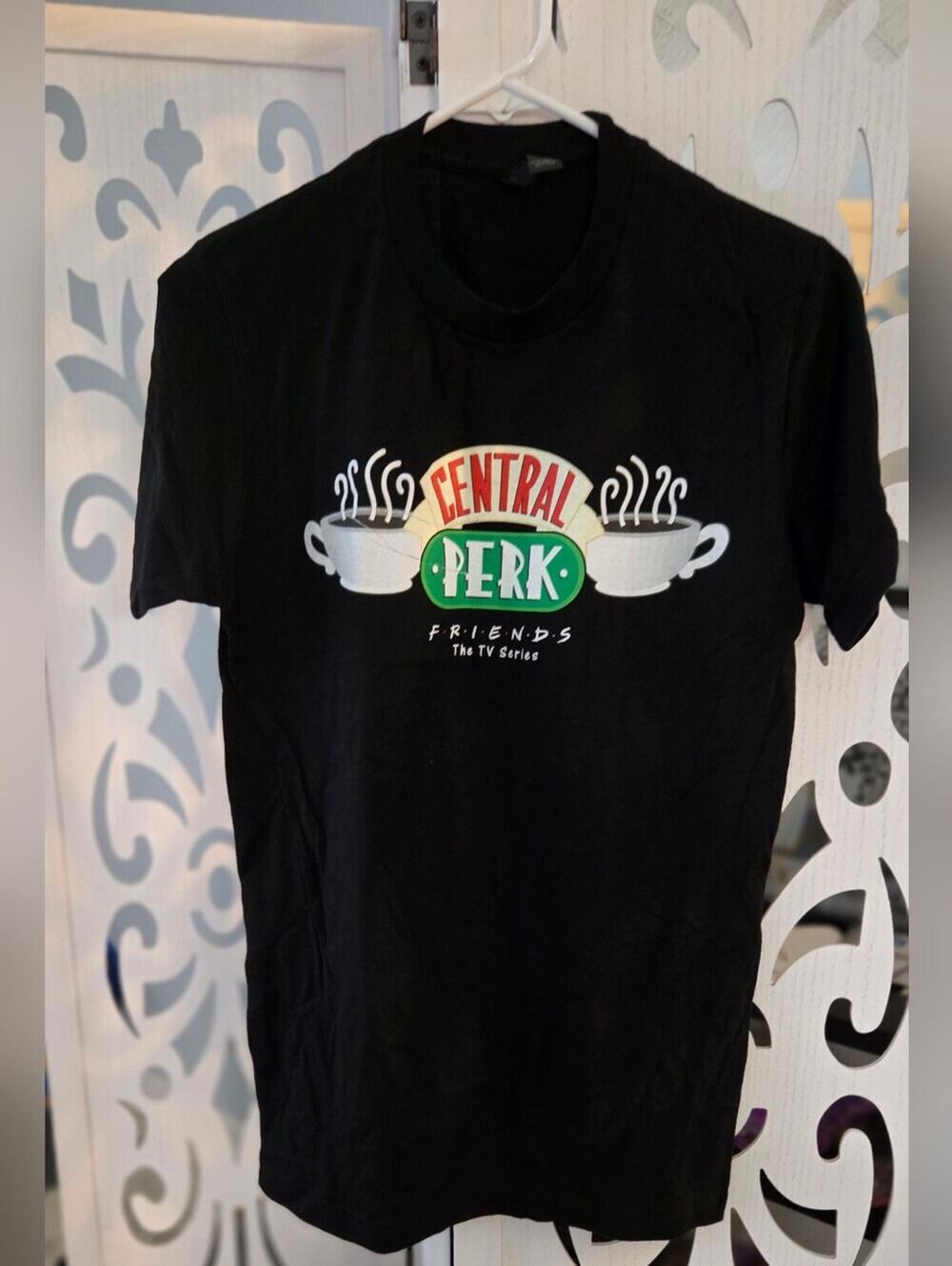 Friends Central Perk Graphic Tee Shirt Black Coffee Cafe TV Show 90s y2k Small